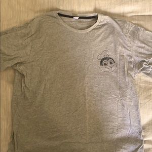 Uniqlo tee shirt